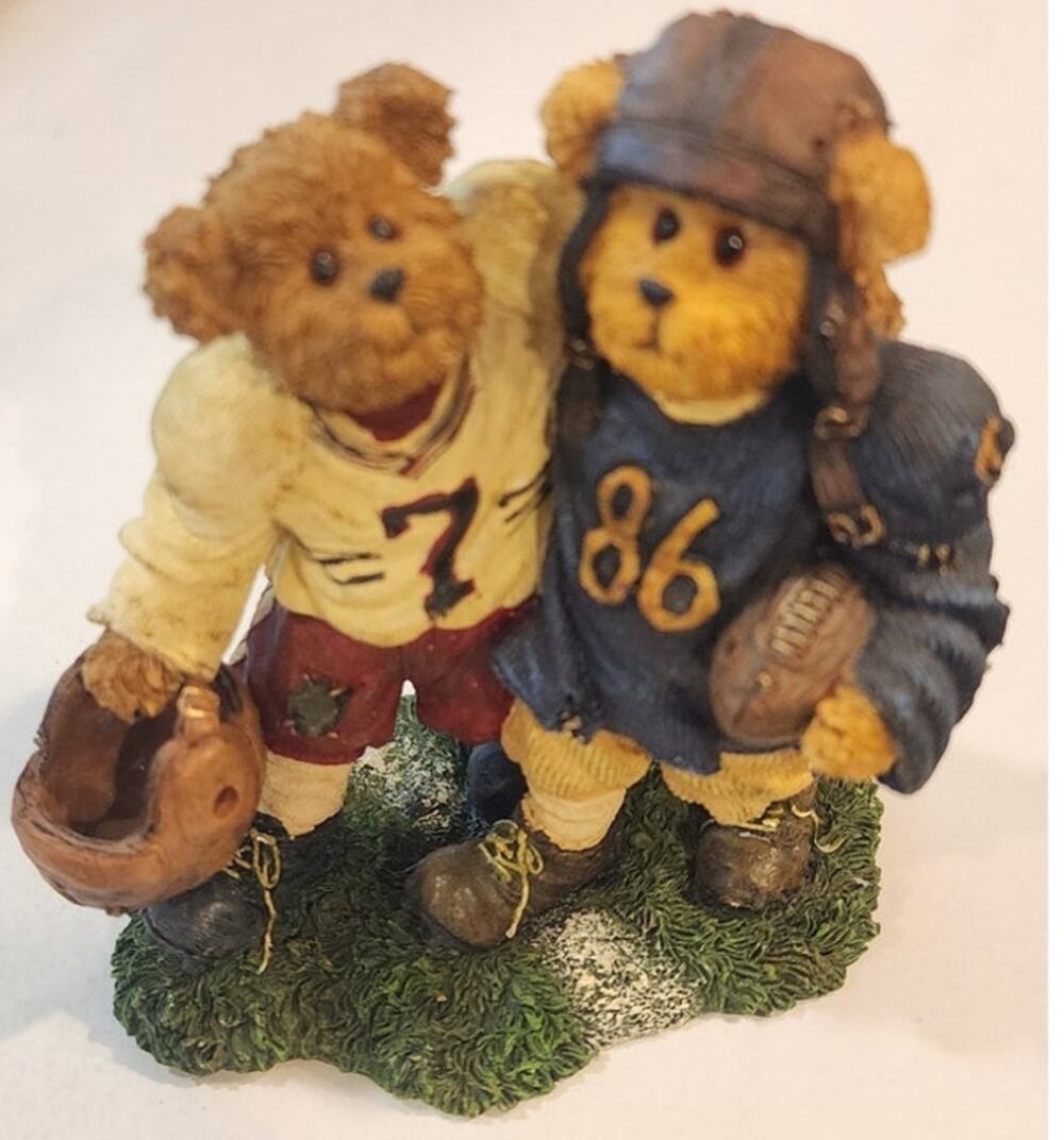 Boyds Bears Friends Bearstone Figurine 28505 Football Players Jersey 7 86
